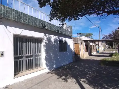 Casa al frente Bº Ludueña