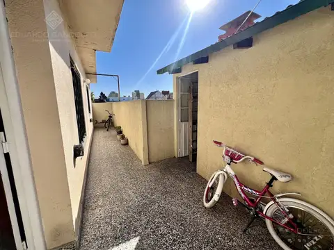 Depto Tipo Casa en Venta en Remedios de Escalada, USD 72.000