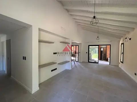 Casa en Venta en Los Quinchos Country Club, USD 168.000