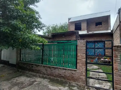 Venta | Casa | 2 Dormitorios | Apta crédito | Granadero Baigorria | Bo. Los Robles
