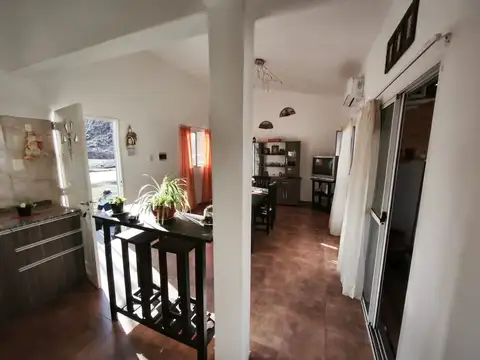 Casa 2 ambientes con 1 baño