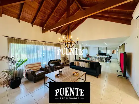 Casa en Barrio Fincas de San Vicente Golf  Venta - Alquiler Amueblado