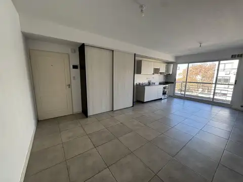 Departamento en Alquiler en Parque Chas, $ 630.000