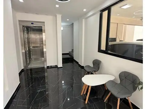 Esteban Merlo 4600, Piso 1