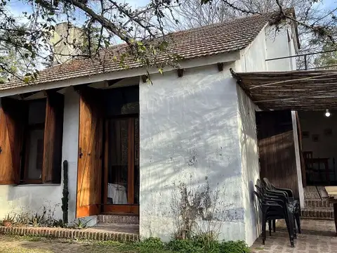 Casa 4 dormitorios con pileta y bajada al río Anisacate en La Serranita