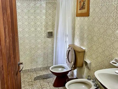 Casa 4 dormitorios con pileta y bajada al río Anisacate en La Serranita