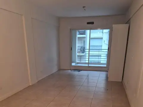 Membrillar 100, Piso 4