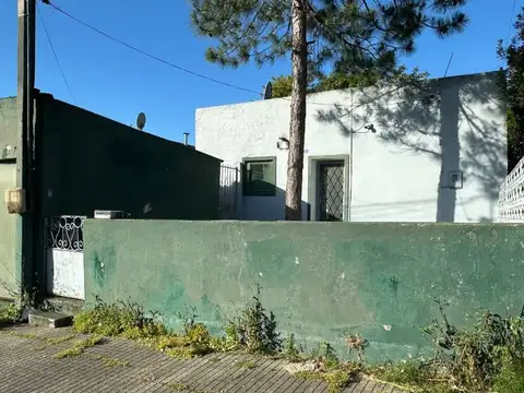 Alquiler Casa 2 Dormitorios La Teja Cochera Fondo