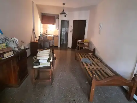 Comodo dpto. monoambiente.  Apto profesional A pasos de Av. Libertador