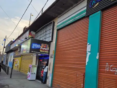 MUY BUEN LOCAL C/ENTREPISO Y BAÑO!