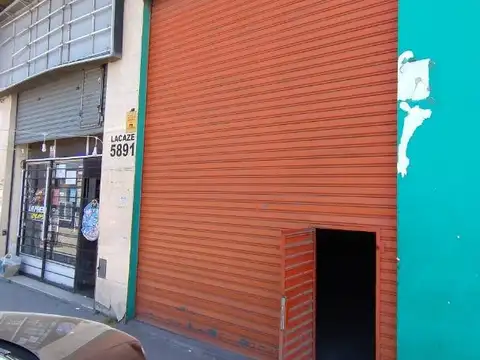 MUY BUEN LOCAL C/ENTREPISO Y BAÑO!