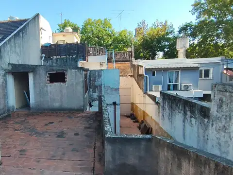 DEPÓSITO A REFAC. EN VENTA 327 MTS MONTE CASTRO
