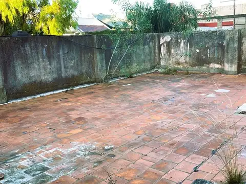 DEPÓSITO A REFAC. EN VENTA 327 MTS MONTE CASTRO