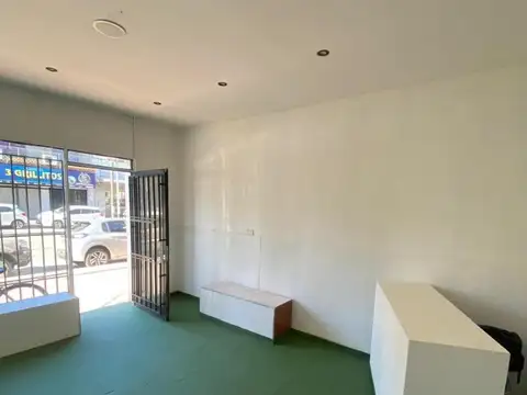 Local en Alquiler en José León Suárez, $ 700.000