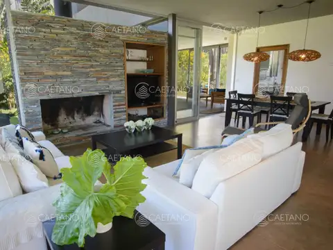 Casa en Venta en Rincón del Indio, USD 1.800.000