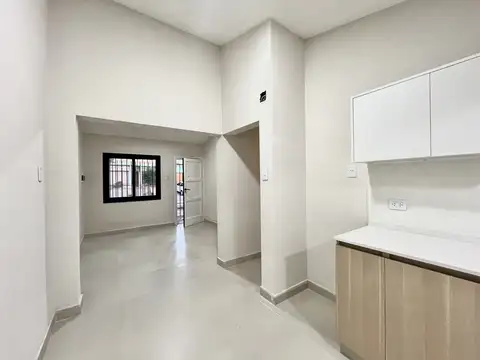 Casa 6 ambientes con 2 baños