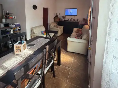 CASA EN VENTA CON LOCAL EN SANTO TOMÉ!