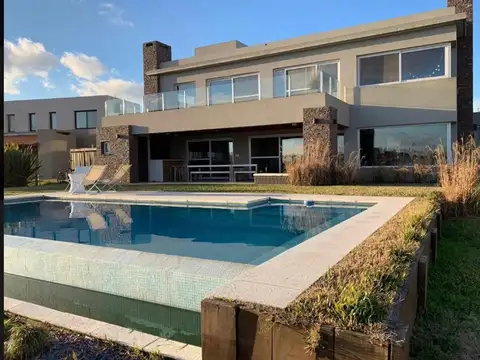 Avenida De Los Lagos 6000