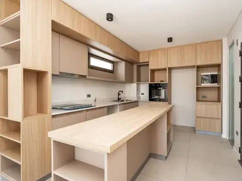Depto Tipo Casa en Venta al Este