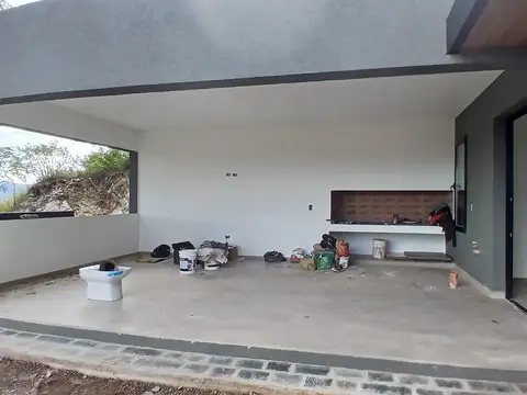 Casa 6 ambientes con 3 baños