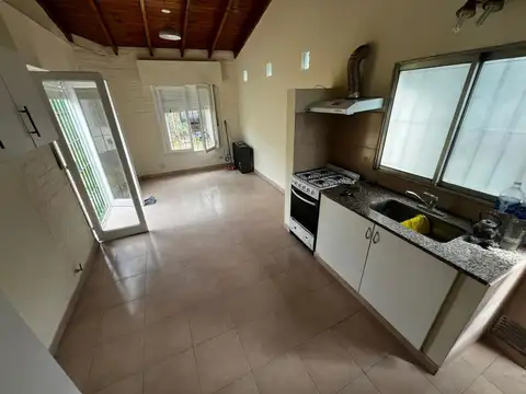 Depto Tipo Casa en Alquiler de 3 ambientes