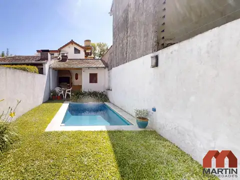 Casa en Venta de 4 Ambientes en Martinez con Pileta y Playroom