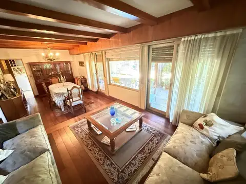 Casa 4 ambientes con 4 baños