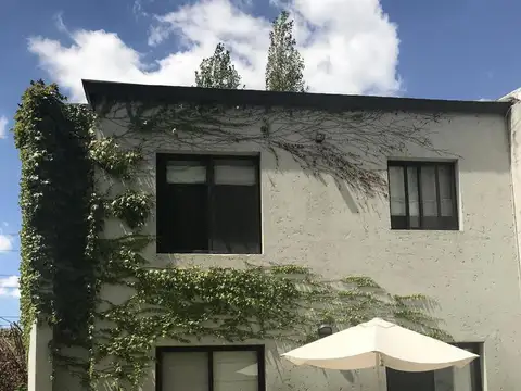 Casa en Venta con 5 cocheras
