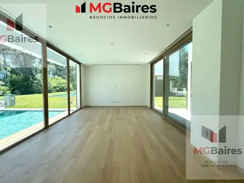 Casa 6 ambientes con 5 baños