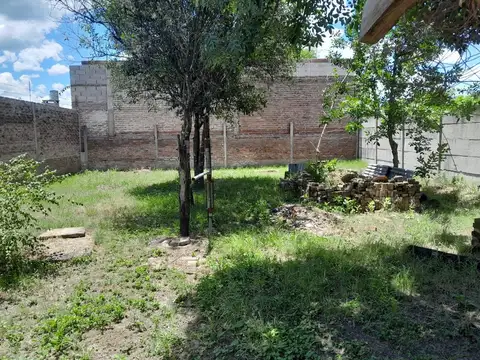 Casa 2 ambientes con 1 baño