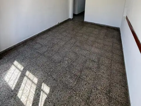 Casa en venta en San Pedro | 2 habitaciones, patio y garaje
