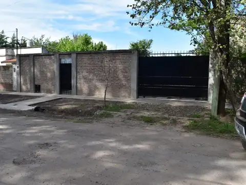 Casa en Alquiler en Villa Gobernador Udaondo, $ 700.000