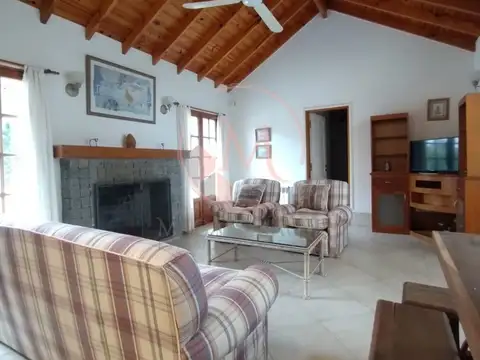 Casa en Venta con 1 cochera