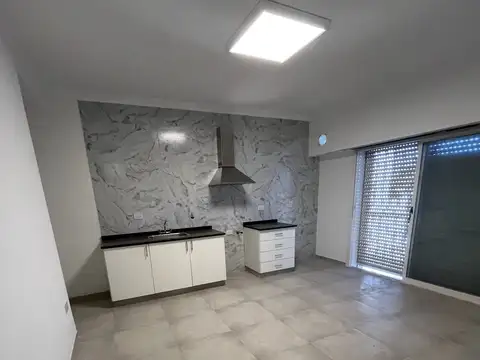 Avellaneda 4800, Piso 1