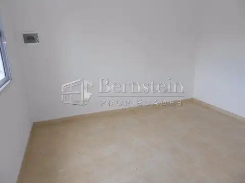 Casa 2 ambientes con 1 baño
