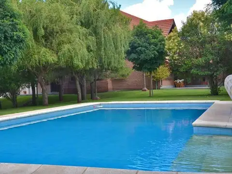 Casa 5 ambientes con 7 baños