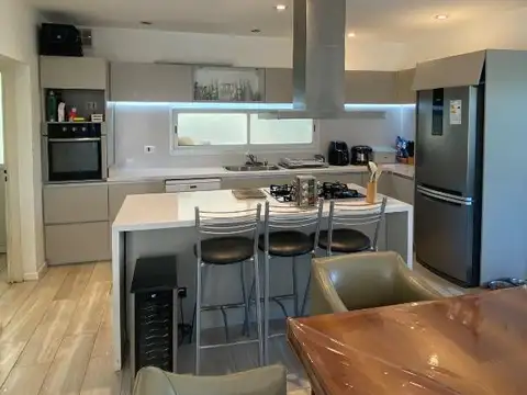 Casa en Venta con 7 cocheras