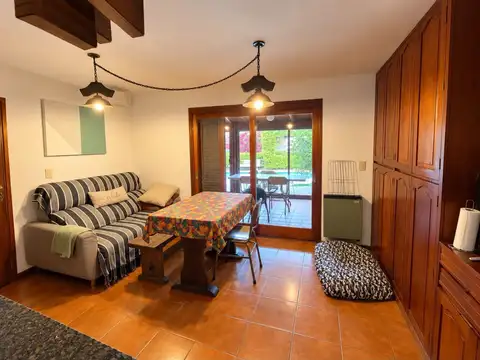 Casa 5 ambientes con 2 baños