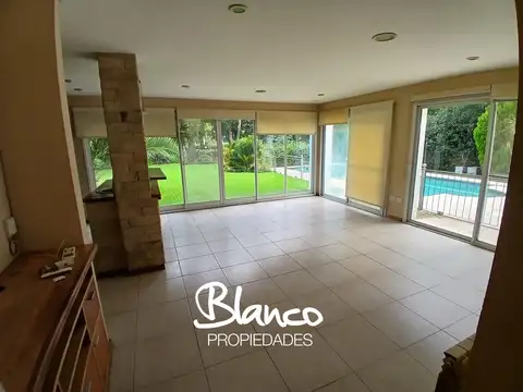 Casa 5 ambientes con 3 baños