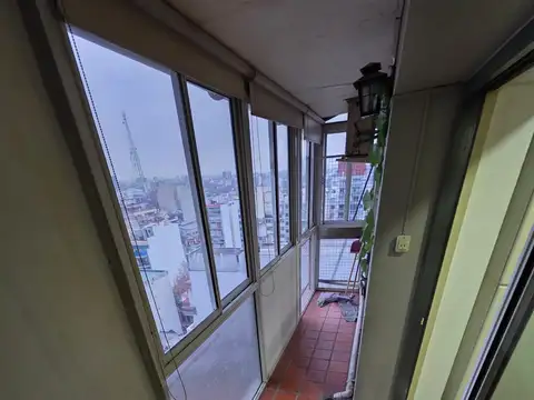 GRAN DEPARTAMENTO 2 AMB. CON DEPENDENCIA - AL CONTRAFRENTE - AMPLIA COCINA - BALCON