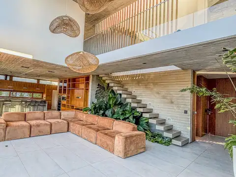 Casa en Alquiler al Este