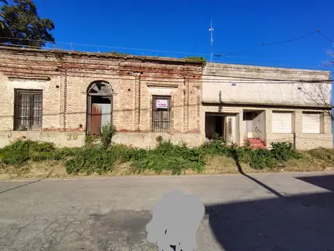Casa antigua en venta en Carmen De Areco