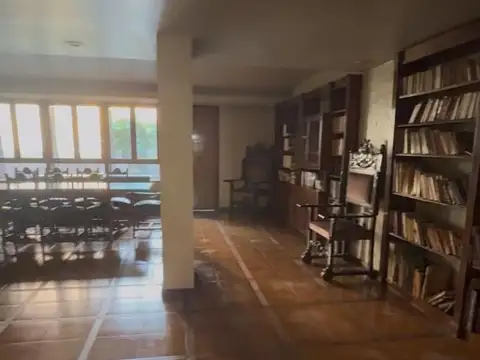 Casa 20 ambientes con 5 baños
