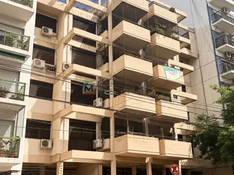 APTO CREDITO. SEMIPISO DE 4 AMB CONVERTIDO EN 3 AMB CON BALCON ATERRAZADO Y COCHERA, LUMINOSO, LOSA RADIANTE