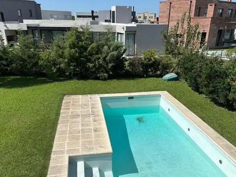 Casa en Alquiler en El Cantón, USD 1.600