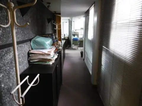 Pueyrredon al 200 a pasos Av.Corrientes prox. Pza.Once excelente y amplia Oficina