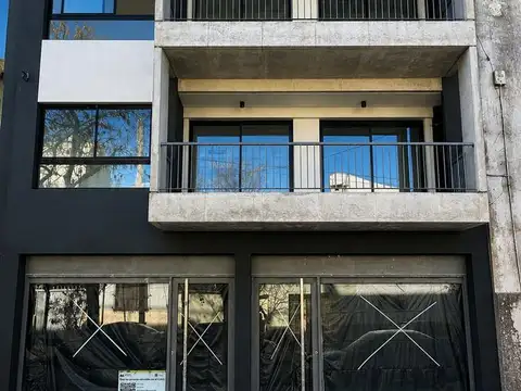 LINIERS: VENTA DEPARTAMENTO 3 AMBIENTES FRENTE (100M²) CON PATIO Y BALCÓN | A ESTRENAR |