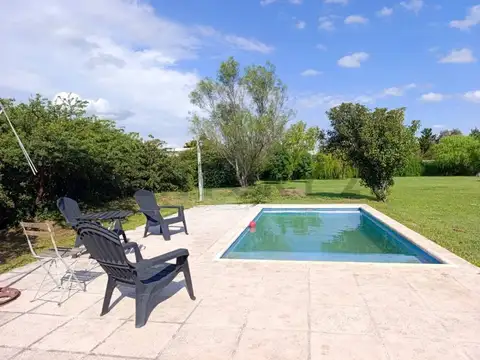 Casa 6 ambientes con 2 baños