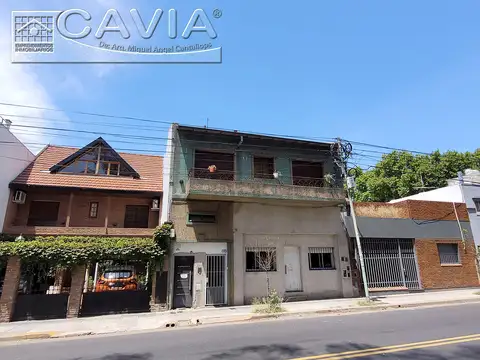 Tipo casa frente al parque primer piso entrada independiente, patio y balcón frente, 2 baños