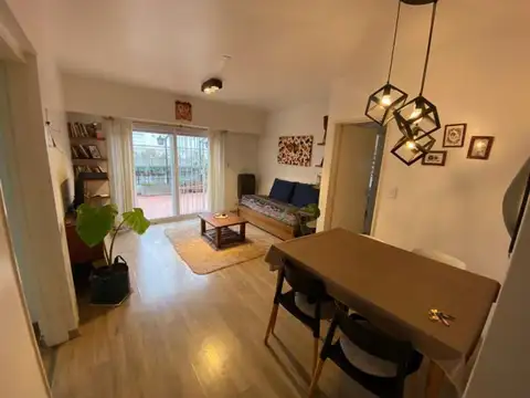 Temporario, Excelente 3 ambientes con Balcon Aterrazado, usd 1000 +Luz  , gas e internet